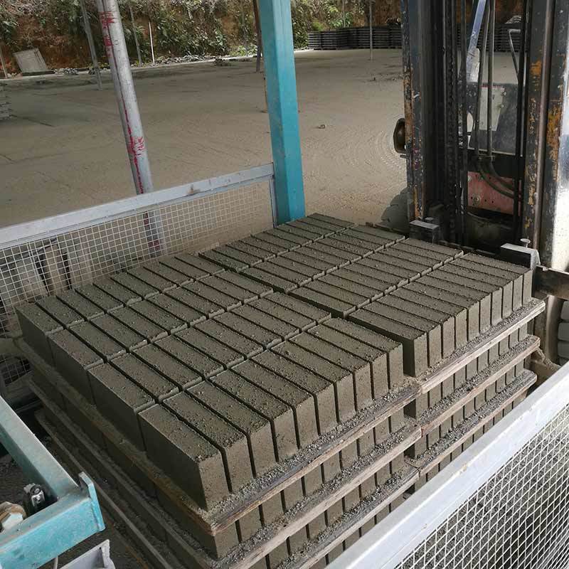 Mesin Pembuat Paver Block Sangat Efisien untuk Industri Konstruksi