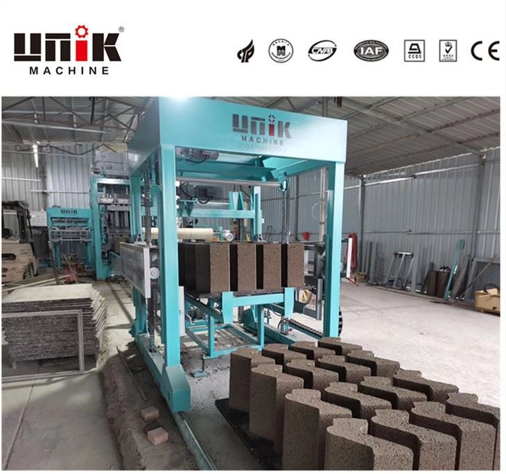 Mesin Pembuat Blok Saling Mengunci Hydraform