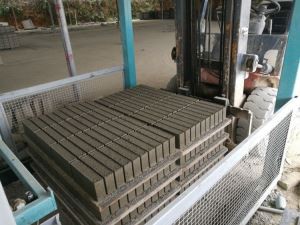 Mesin Pembuat Batako Hidrolik